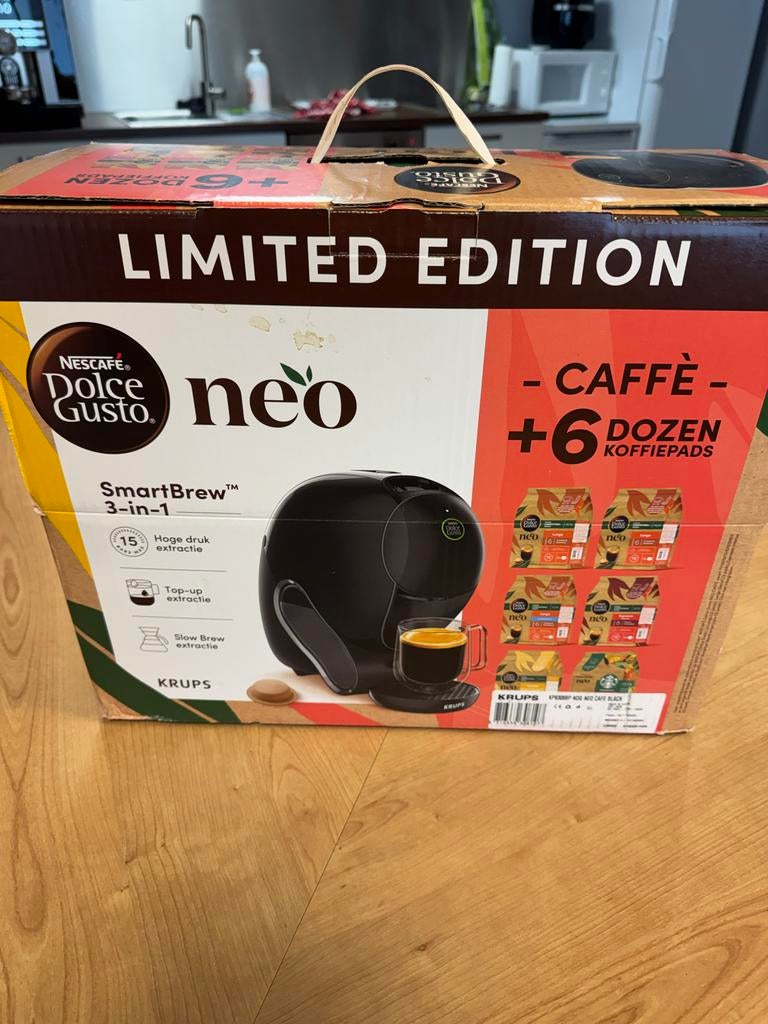 Nescafé Dolce Gusto Neo Limited Edition + 6 pakken koffie, Witgoed en Apparatuur, Koffiezetapparaten, Zo goed als nieuw, Koffiepads en cups