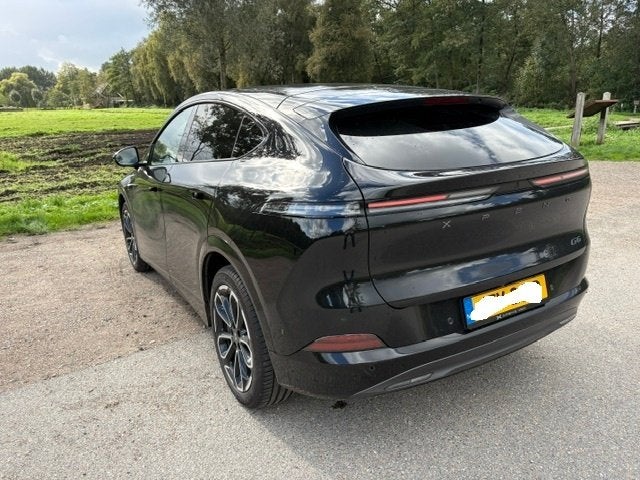 XPENG G6 80,8 kWh 297pk RWD 2026 Zwart nw model trekhaak, Auto's, Automaat, 81 kWh, Achterwielaandrijving, Euro 6