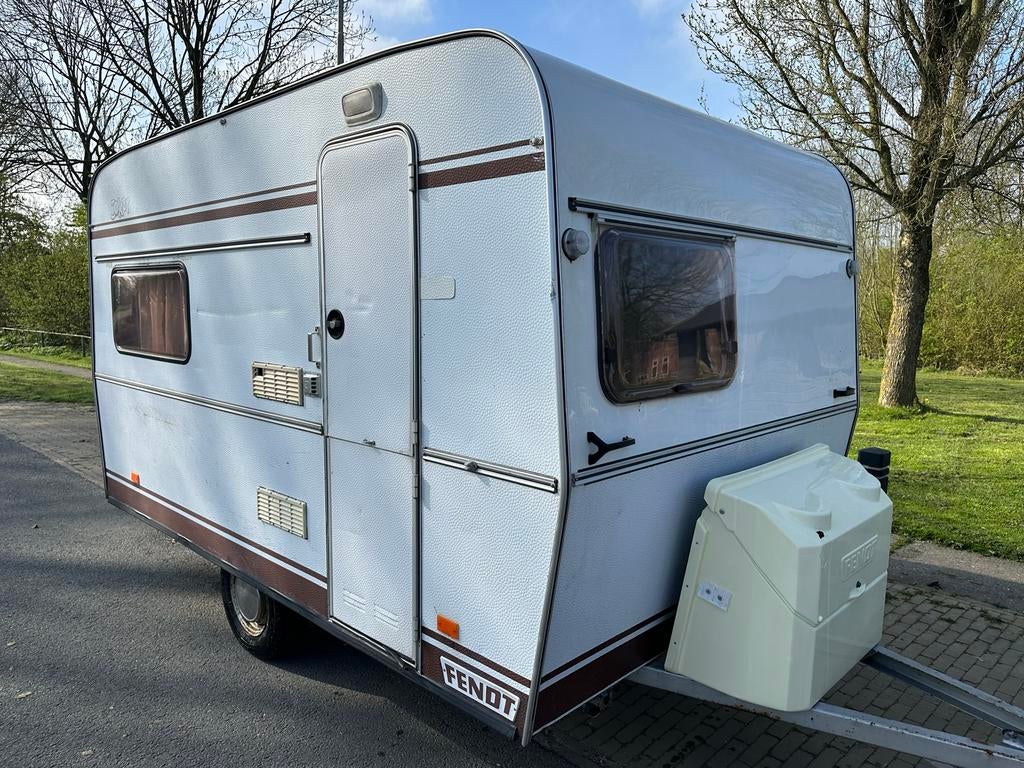 Fendt Joker 360 festival / zwarte cross /boerenrock caravan, Caravans en Kamperen, Caravans, Vast bed, Tot en met 2, Bedrijf, Fendt