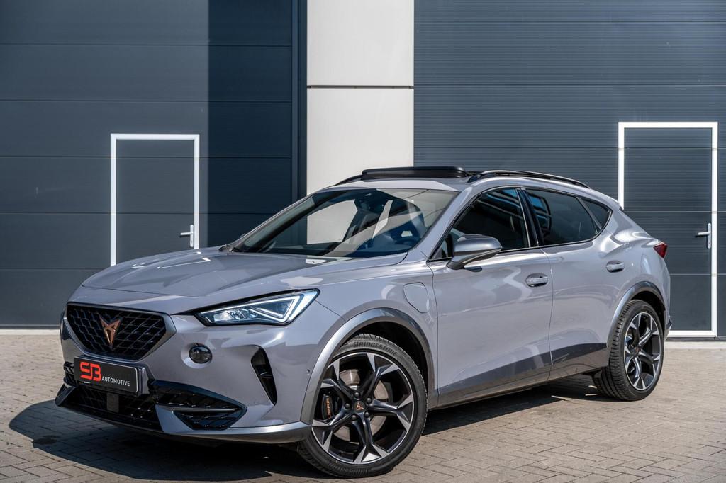 CUPRA Formentor 1.4 e-Hybrid VZ Copper Edition Leder|BOMVOL!, Auto's, 4 cilinders, Formentor, Hybride Elektrisch/Benzine, Zilver of Grijs