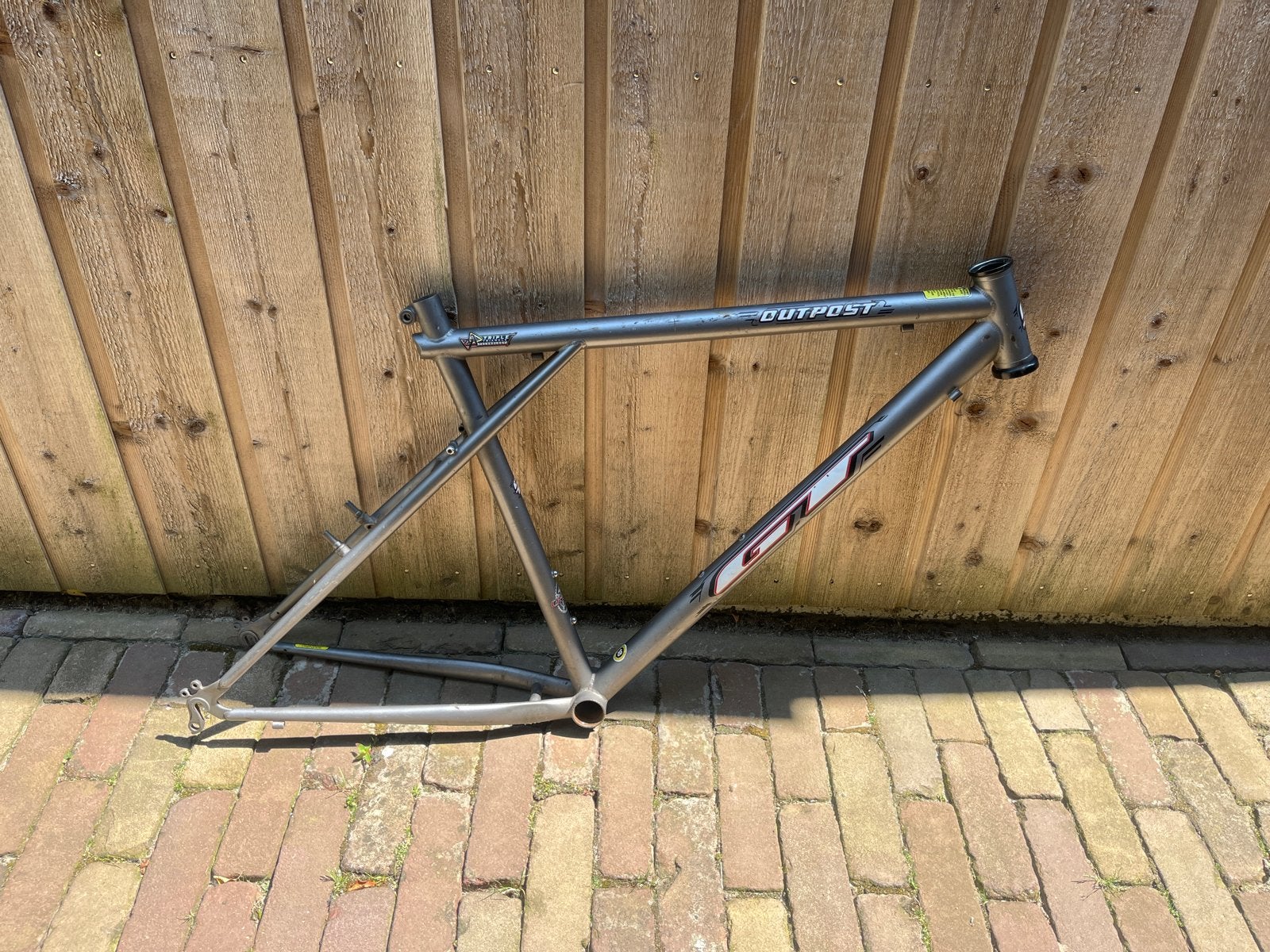 GT Outpost Fietsframe - staal, 18 inch, Fietsen en Brommers, Ophalen, Frame, Gebruikt, Aluminium