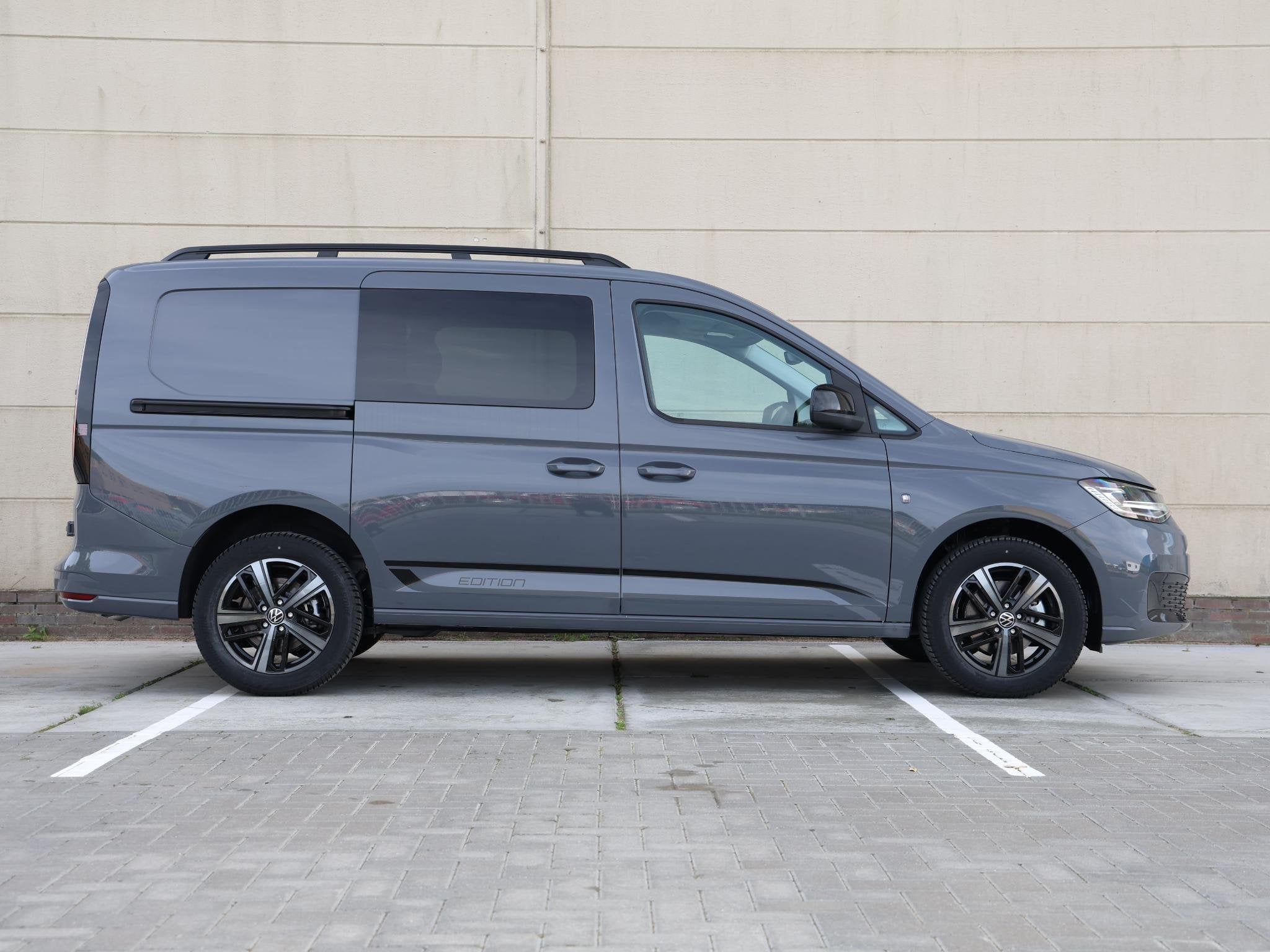 Volkswagen Caddy Cargo Maxi Limited Edition 1.5 eHybrid 150P, Auto's, Stof, 1498 cc, 4 cilinders, 150 pk