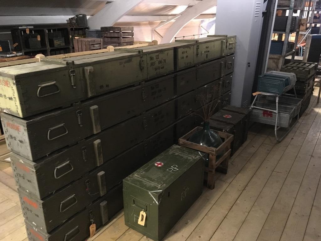 Mega lange legerkisten van ruim 3 meter lang , TV meubel, Huis en Inrichting, Ophalen of Verzenden