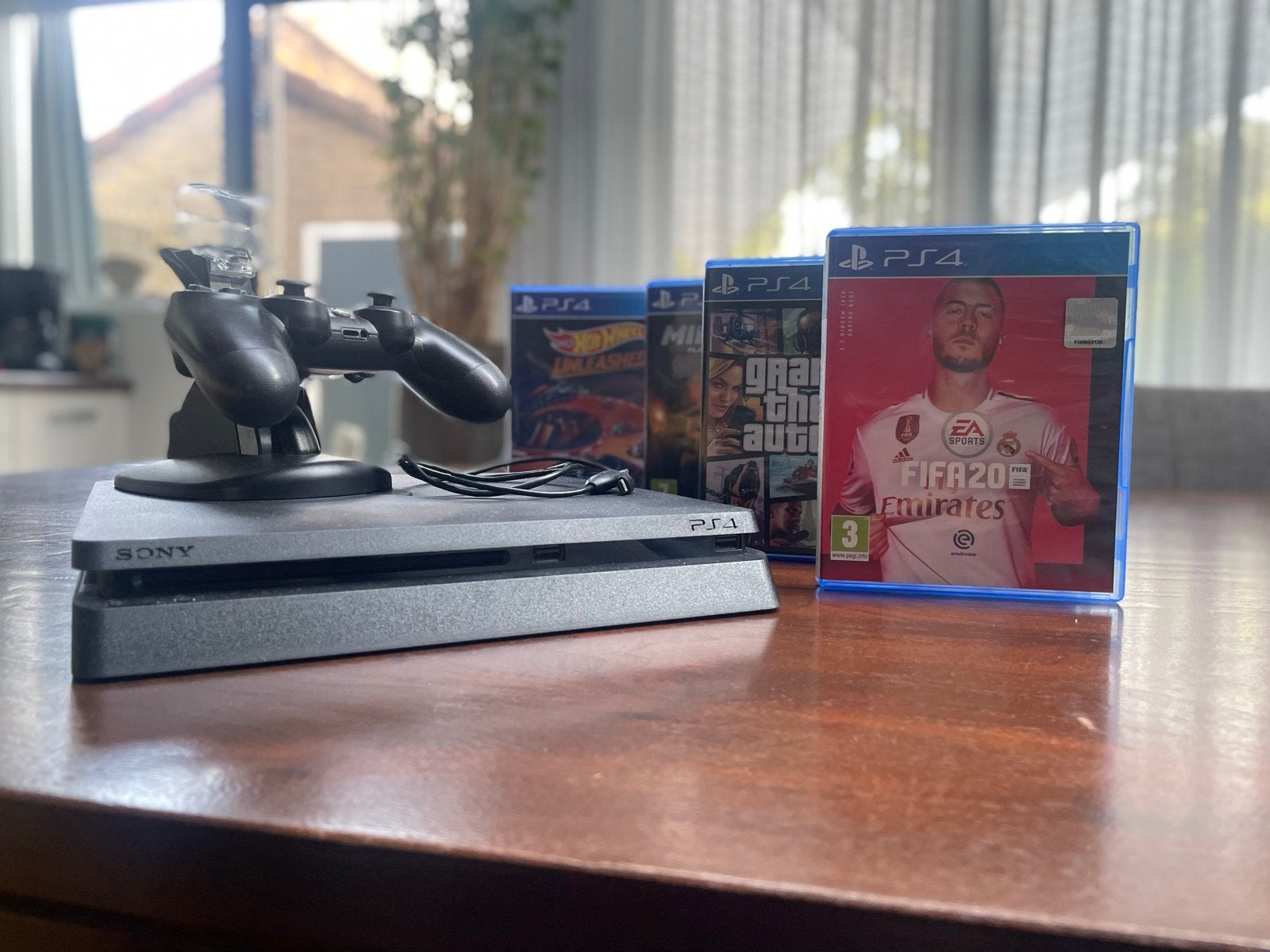 PS4 Slim in goede staat 4 games en controller, Ophalen of Verzenden, Met 1 controller, Slim, 500 GB