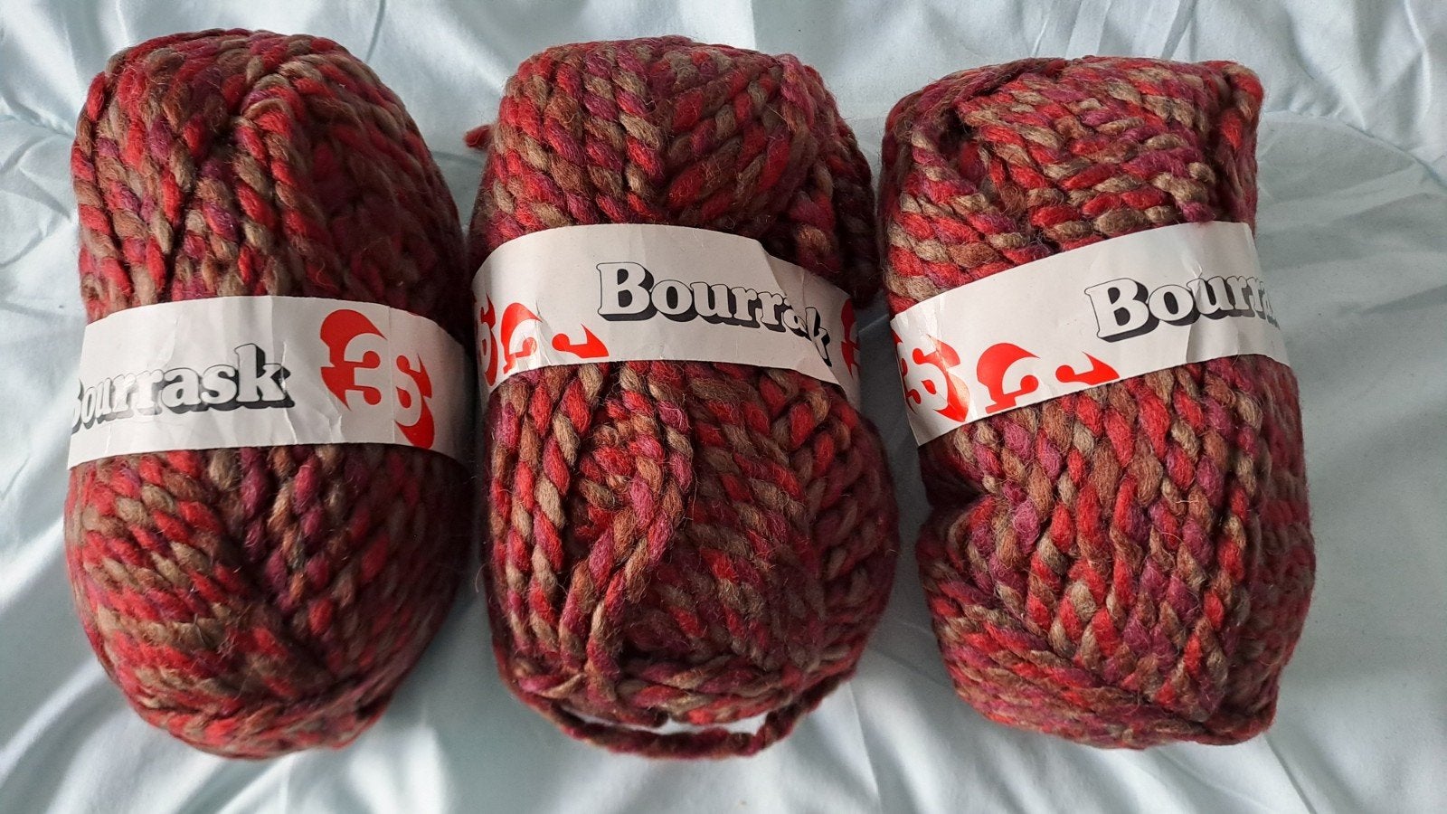 3 bollen Bourrask wol - 45% wol, 55% acryl, Breien of Haken, Onbekend, Nieuw, Ophalen of Verzenden