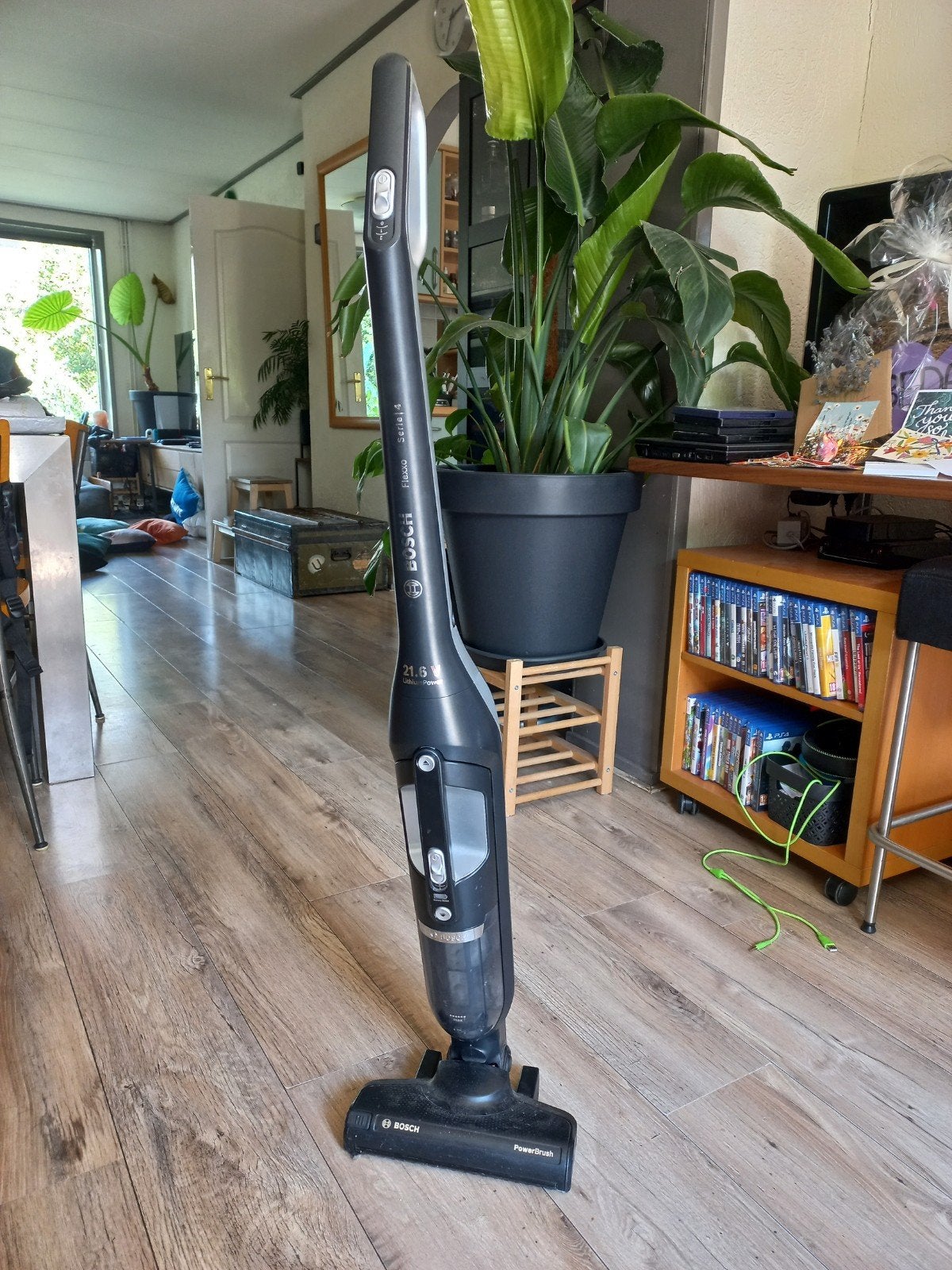 Bosch draadloze steelstofzuiger, Ophalen, Gebruikt, Inclusief accessoires, Bosch