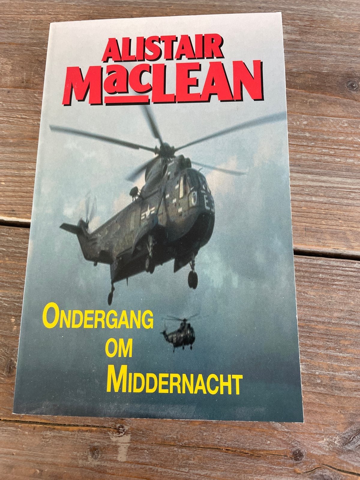 Ondergang om Middernacht - Alistair MacLean, Ophalen of Verzenden, Gelezen