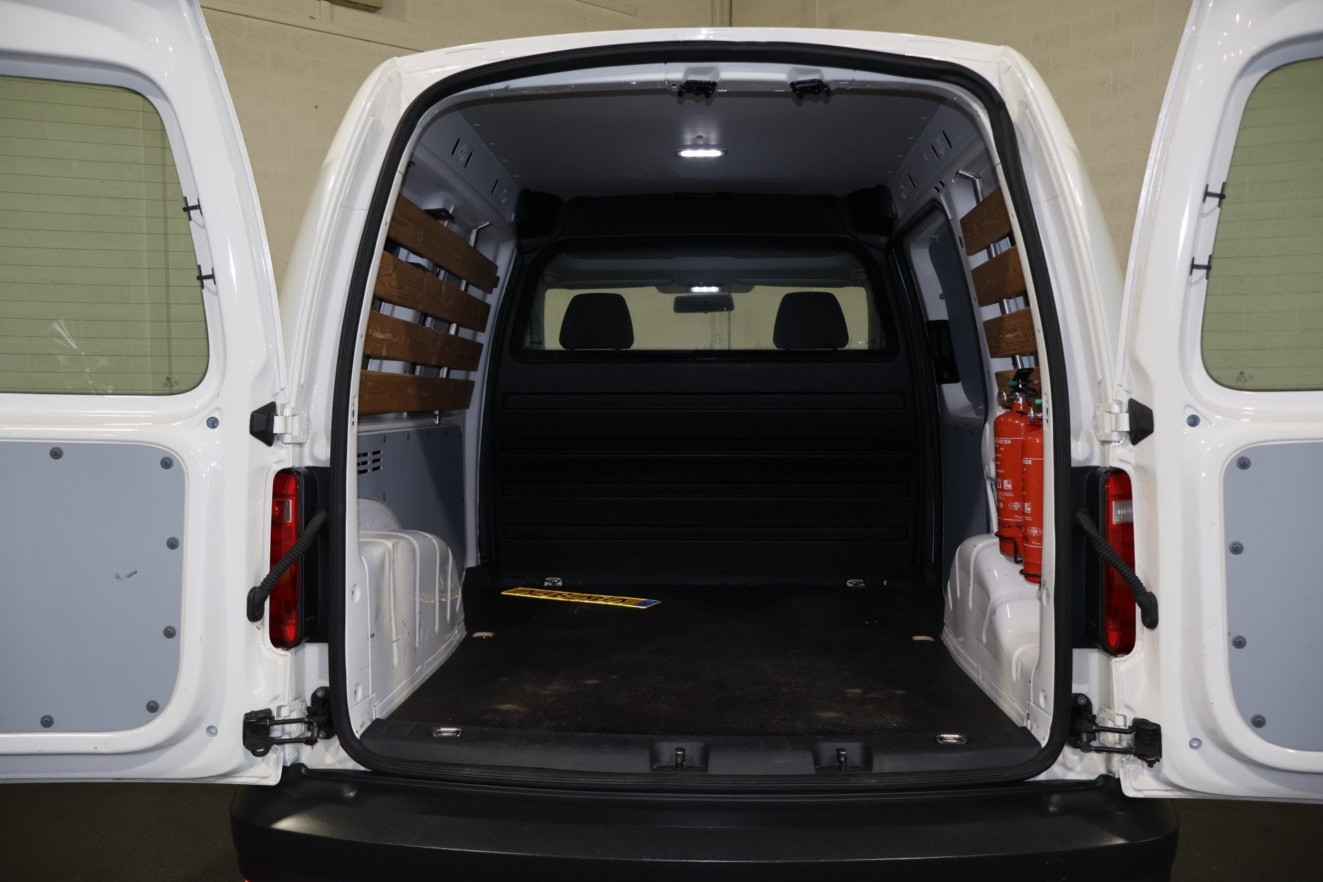 Volkswagen Caddy 2.0 TDI L1H1 102pk Navigatie (bj 2019), Auto's, Bestelauto's, Stof, Gebruikt, 4 cilinders, Volkswagen
