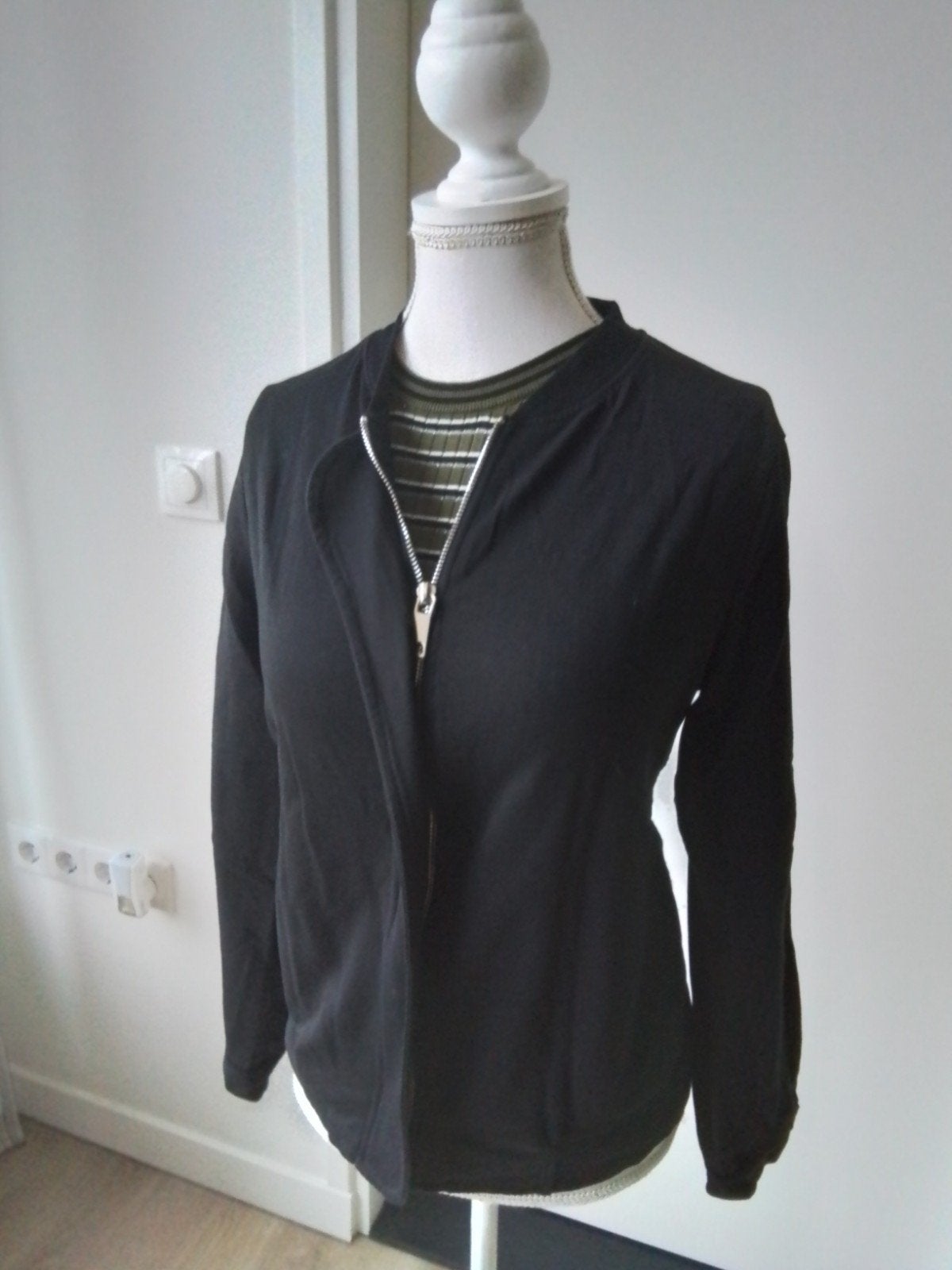 zwart jasje Savinni draagmaat XS, Kleding | Dames, Savinni, Zwart, Ophalen of Verzenden, Zo goed als nieuw