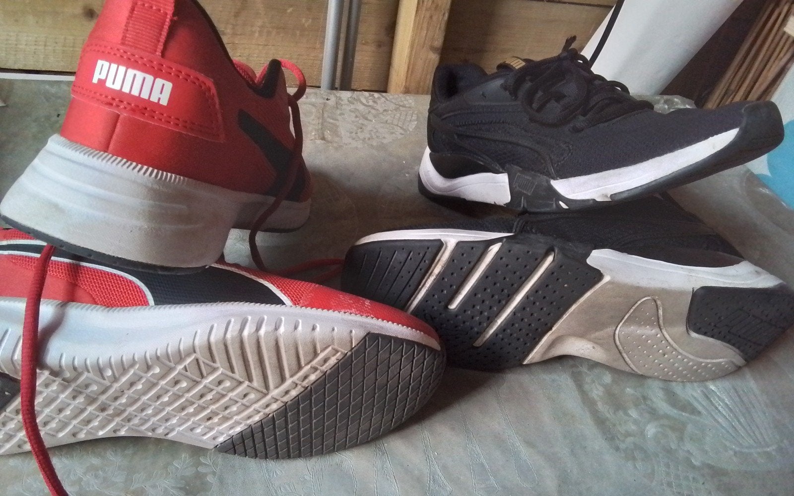 2 x  puma  schoenen  maat  38 ,5, Ophalen of Verzenden, Zo goed als nieuw, Zwart, Sneakers of Gympen