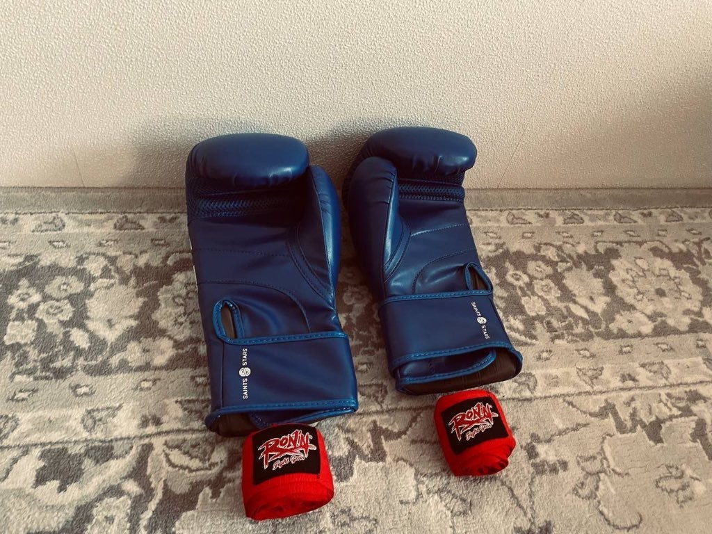 Saints Stairs Boxing Gloves 16 oz with Hand Wraps, Ophalen of Verzenden, Nieuw, Bokshandschoenen
