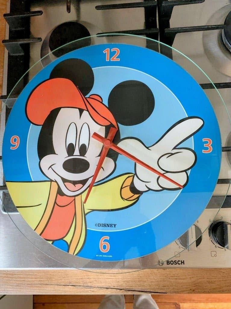 Vintage Mickey Mouse Wandklok - Disney Collectie, Verzamelen, Ophalen of Verzenden, Mickey Mouse, Zo goed als nieuw, Overige typen