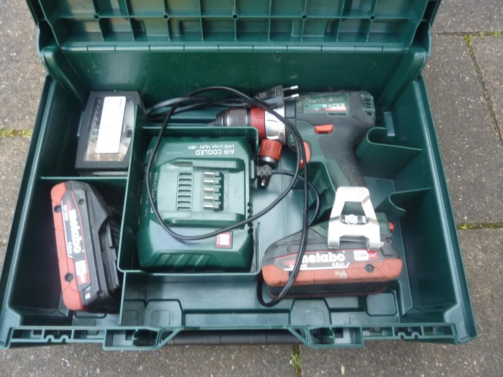 1x metabo 18V boormachine BS 18 LT BL Q  4.0 Ah + bitjes, Doe-het-zelf en Verbouw, Ophalen, Gebruikt, Boormachine