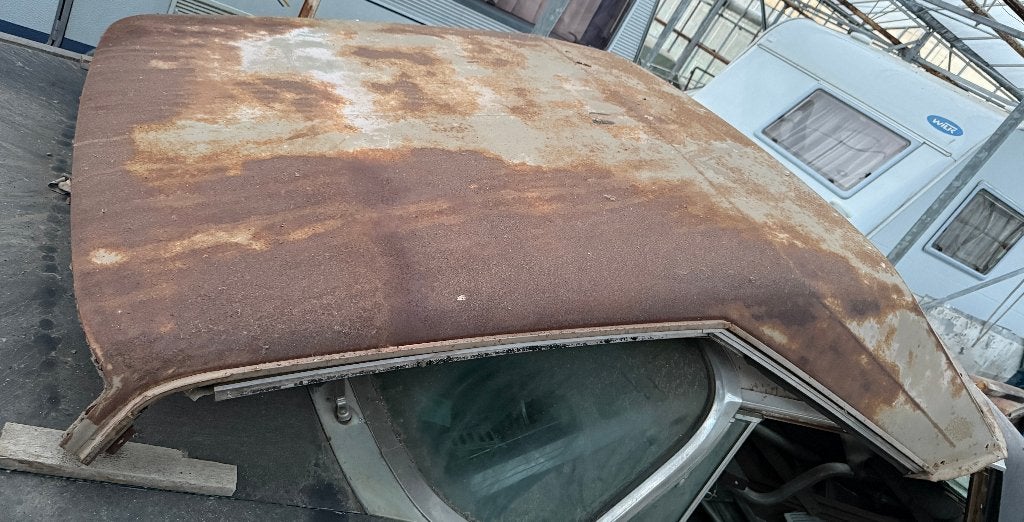 Dak van een '65 Chrysler (2dr) Hardtop, Ophalen, Gebruikt, Chrysler, Motorkap