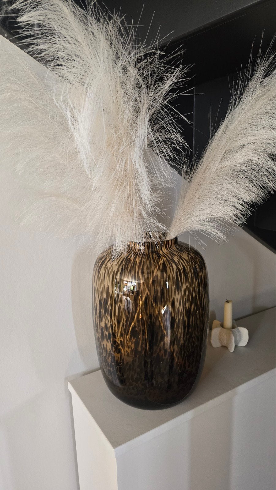 Grote glazen vaas met pampas pluimen, Ophalen, Overige kleuren, 50 tot 75 cm, Glas