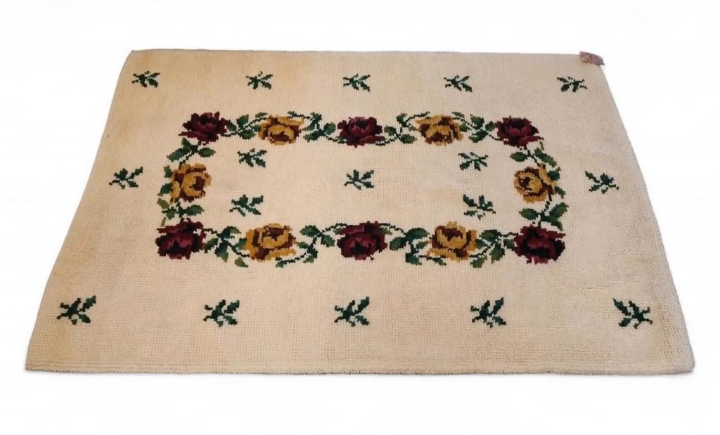 Vintage handgemaakt tapijt Smyrna floral roses 115x168cm, Huis en Inrichting, Stoffering | Tapijten en Kleden, Gebruikt, 100 tot 150 cm