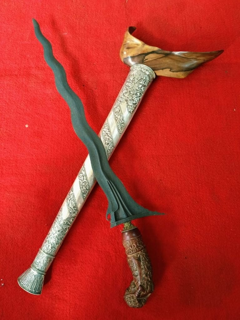 Antieke Keris Sumatra Sabuk Inten 11 Luk Originaal SUY22, Indonesië, Meerkleurig, Wapen, Gesneden