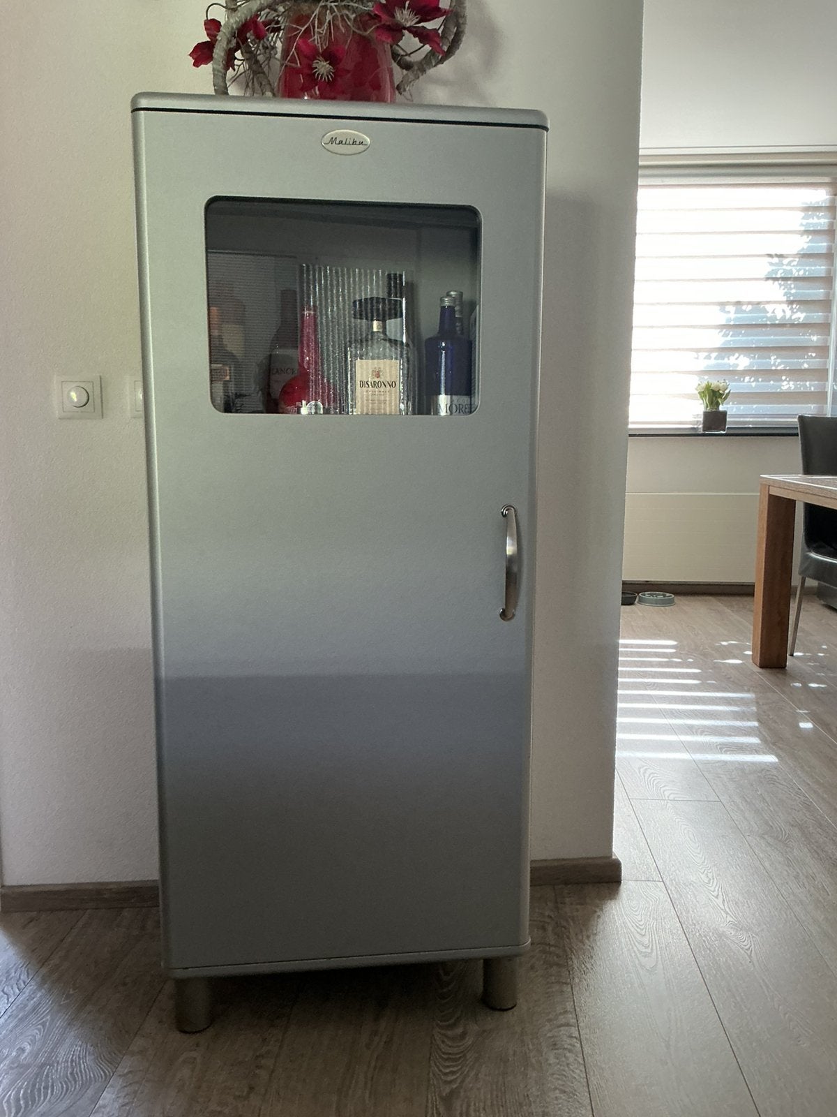 Retro Malibu bergkast met glazen venster, Huis en Inrichting, Ophalen, Gebruikt