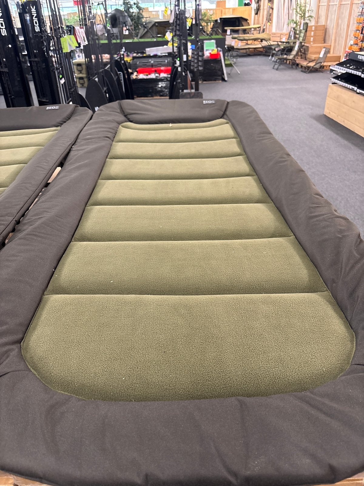 Fox EOS Standard Bed Nieuw in Doos - Comfortabel Karperbed, Ophalen of Verzenden, Nieuw, Overige typen