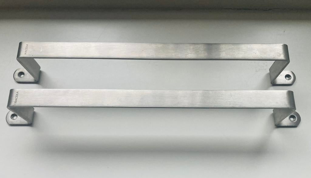 2 x Handdoekrek geborsteld RVS Haceka, 36 cm per stuk €12,50, Huis en Inrichting, Badkamer | Badtextiel en Accessoires, Zo goed als nieuw