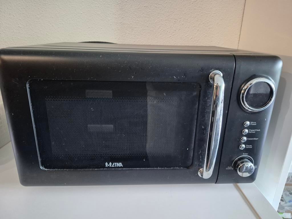 Etna magnetron - Zwart, compact en functioneel, Witgoed en Apparatuur, Magnetrons, Ophalen, Gebruikt, Minder dan 45 cm, Magnetron