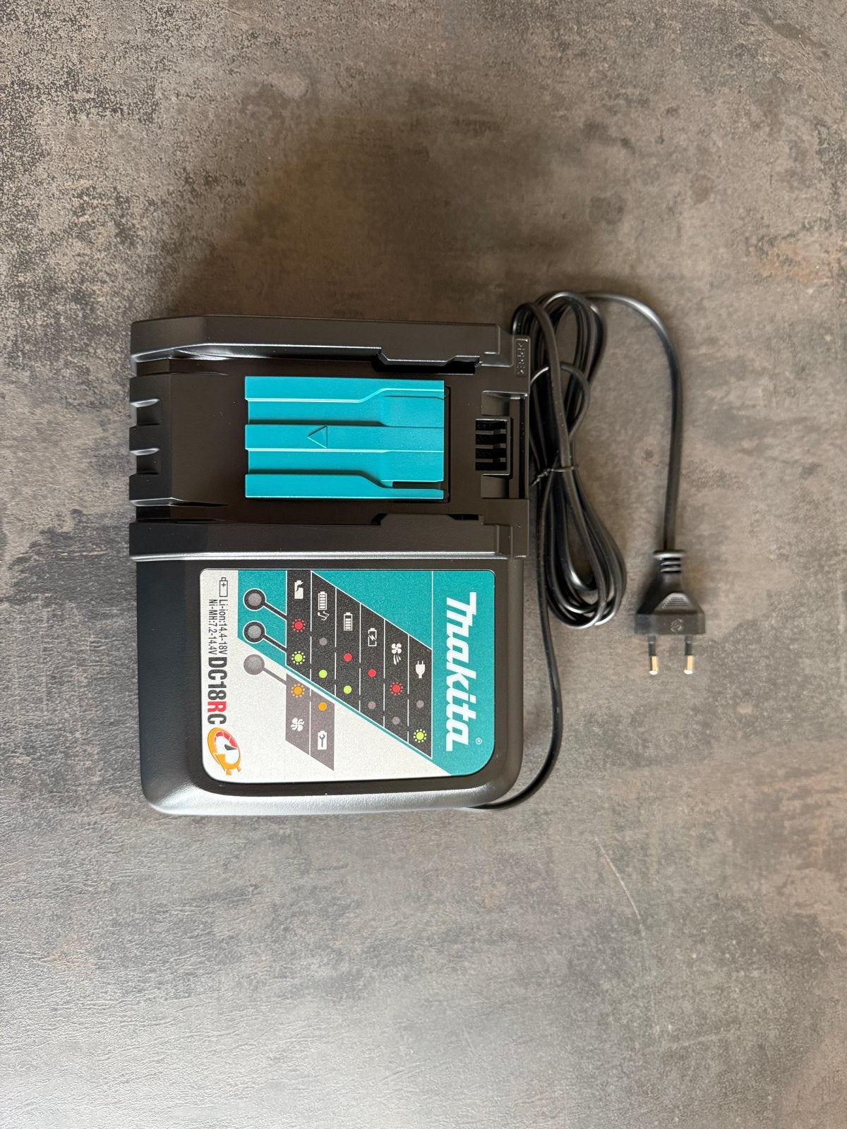 NIEUW - Makita DC18RC Snellader voor 14.4V-18V Li-ion accu's, Ophalen, Nieuw