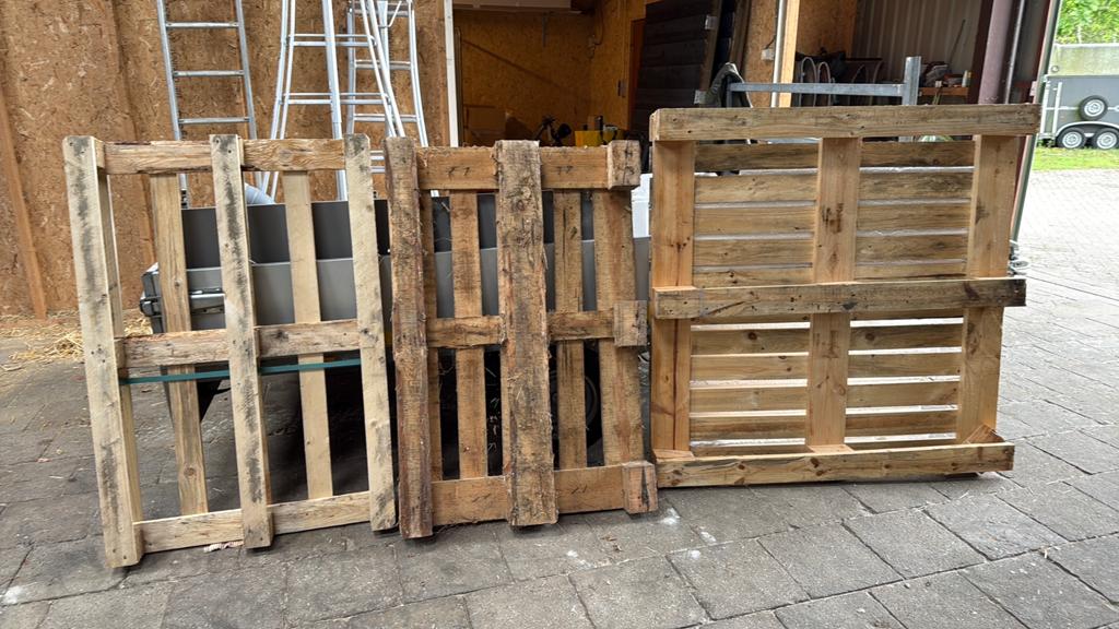 Gratis ophalen: 4 pallets, Ophalen, Zo goed als nieuw, Pallet, Minder dan 200 cm