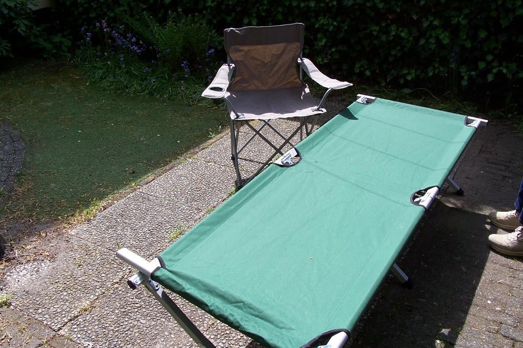 kampeerbed + stoel, Ophalen, Gebruikt, Campingstoel