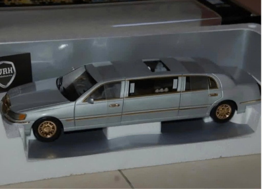 1:18 LINCOLN LIMOUSINE 2000 silver Sun star NEW IN BOX WRH, Hobby en Vrije tijd, Modelauto's | 1:18, Verzenden, Nieuw, Auto, Sun Star