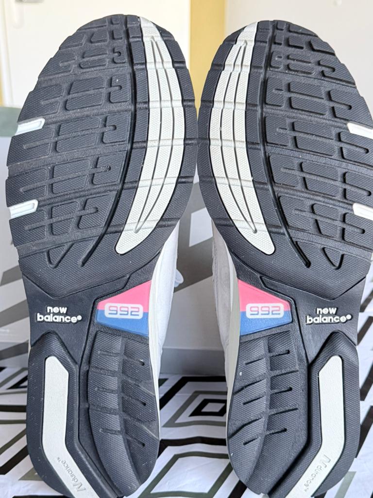 New Balance heren sneaker, 992 USA, grey. Maat 44,5, Ophalen of Verzenden, Zo goed als nieuw, Overige kleuren, Sneakers of Gympen