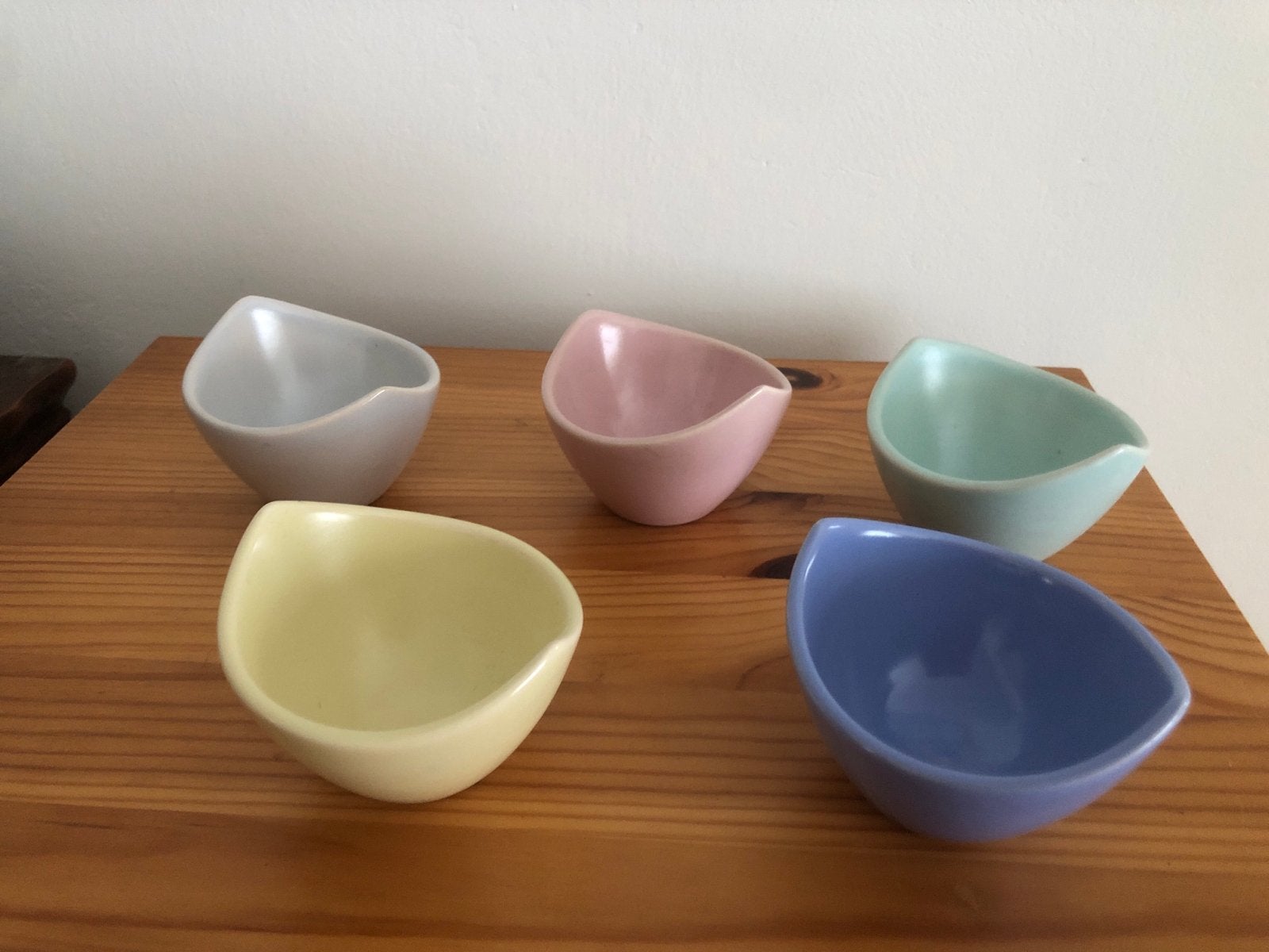 Set van 5 pastelkleurige schaaltjes van De Driehoek Huizen, Ophalen of Verzenden