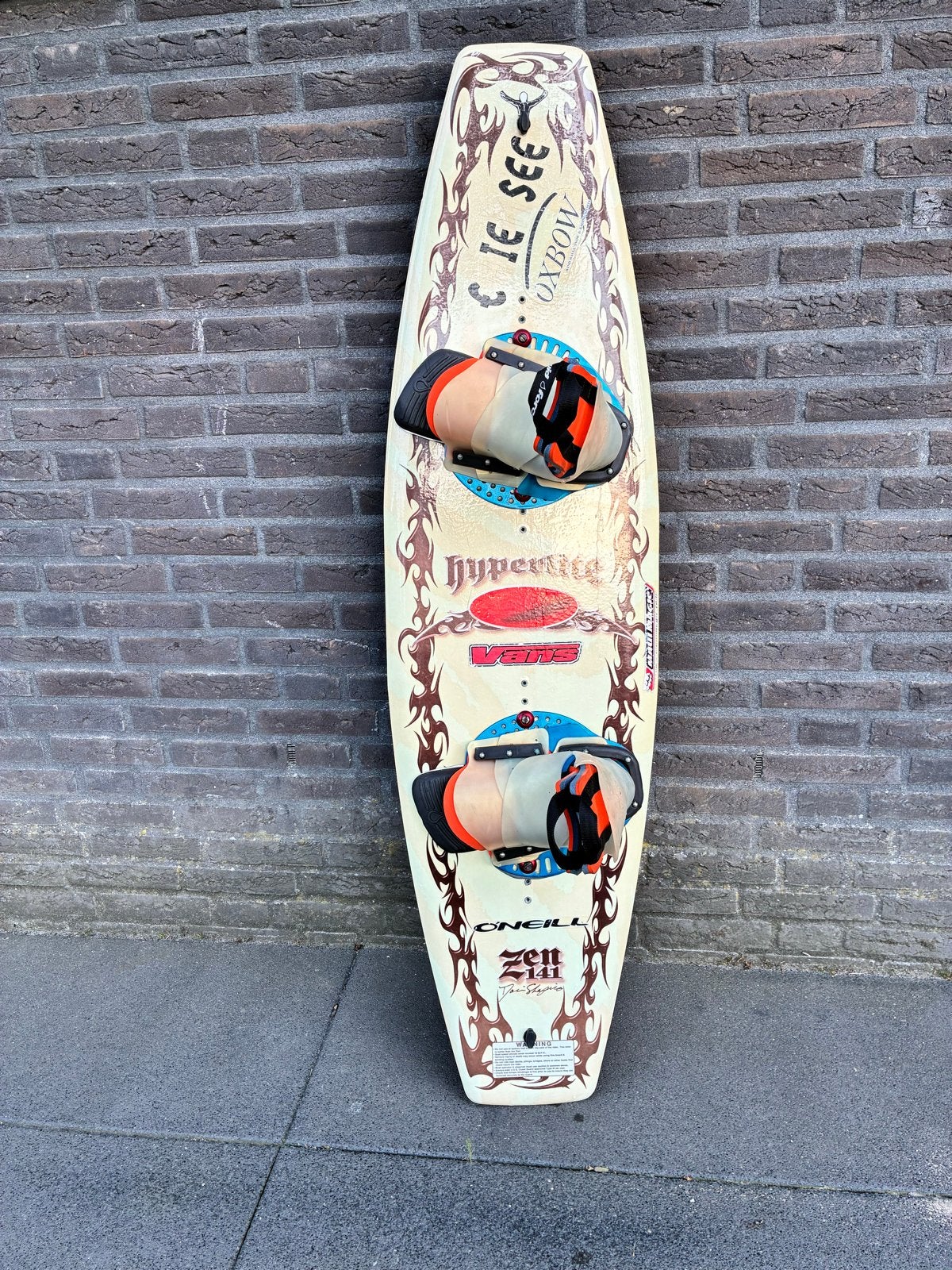 Wakeboard Hyperlite Zen 141 - Compleet met bindingen, Watersport en Boten, Wakeboarden, Gebruikt, Board, Ophalen