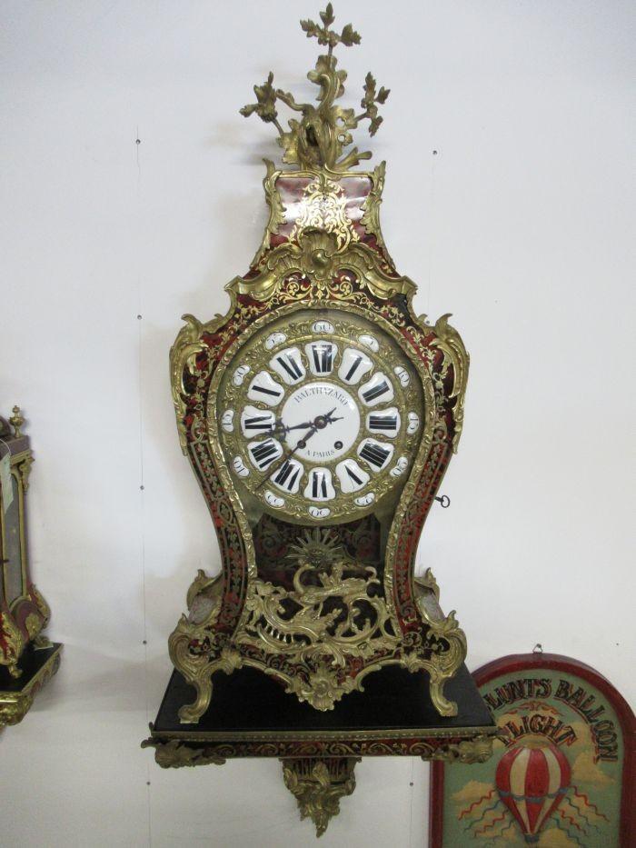 Oer 10083 grote ANTIEK rode boulle klok op console 1840-1850, Antiek en Kunst, Ophalen