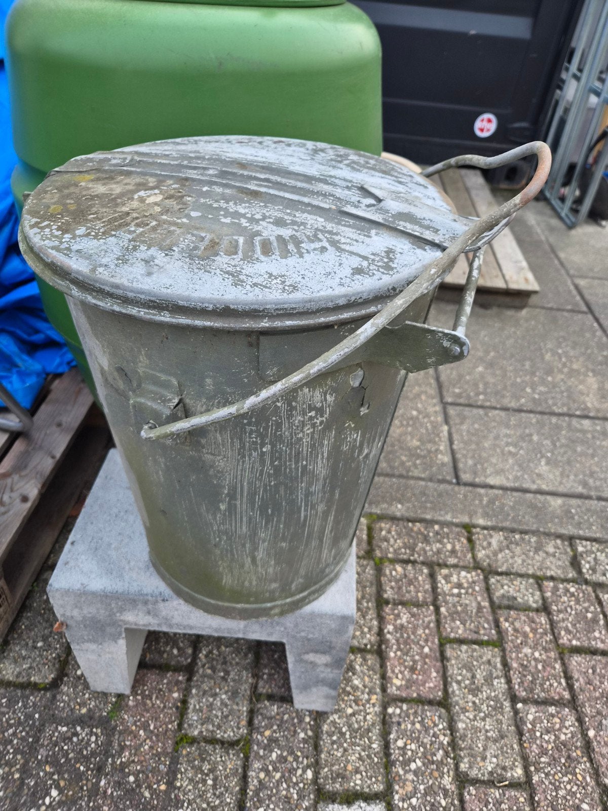 Vintage Zinken Emmer met Deksel en Handgreep, Ophalen, Gebruikt, Zink, Met deksel