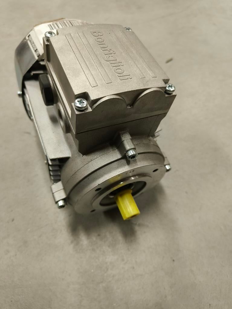 Bonfiglioli Elektromotor 830420150 - 0,12/0,14 kW, Doe-het-zelf en Verbouw, Motoren, Ophalen of Verzenden