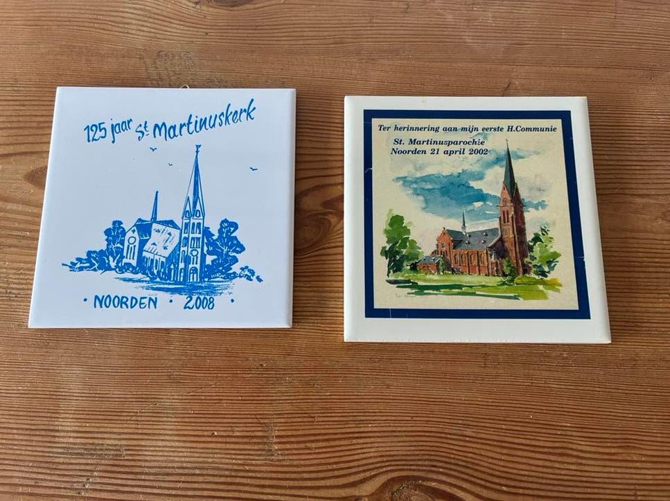 Tegeltjes martinuskerk in Noorden, Overige stijlen, Ophalen of Verzenden, Zo goed als nieuw, Wandtegel