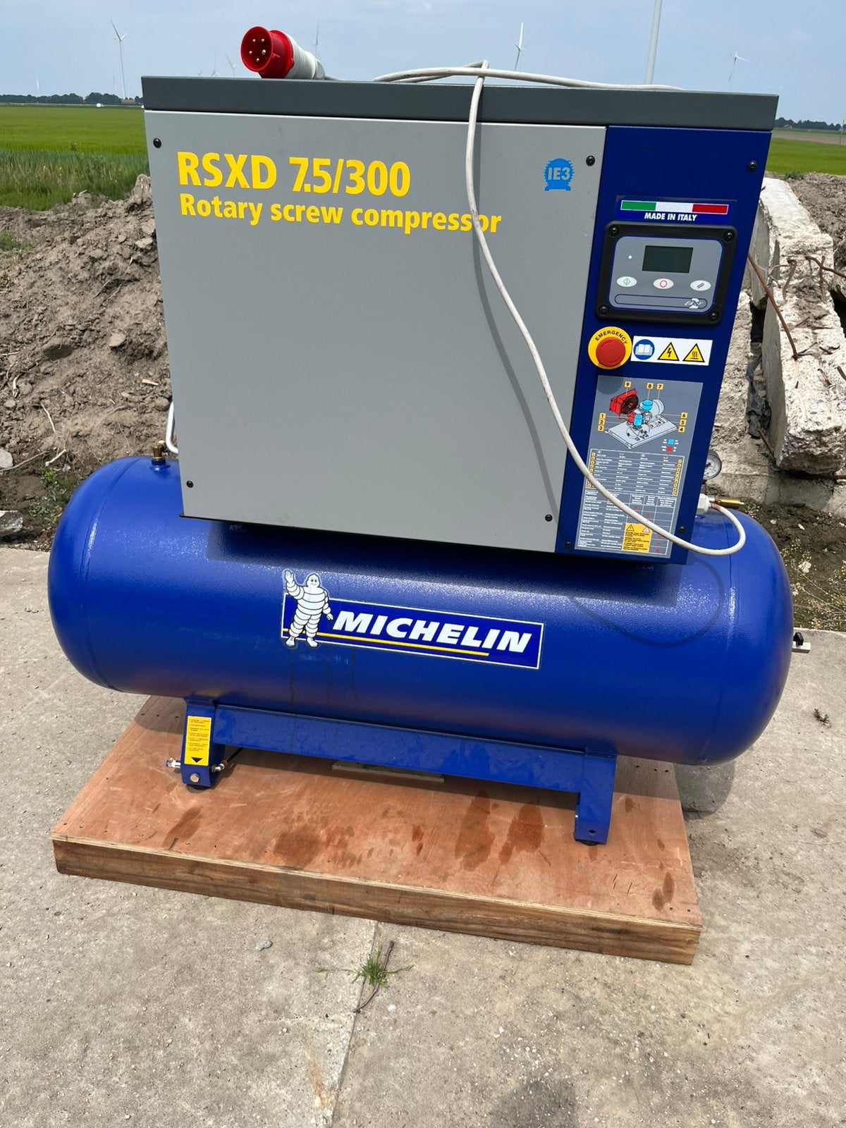 Schroefcompressor Michelin RSXD7.5/300, Doe-het-zelf en Verbouw, Compressors, Ophalen, 800 liter/min of meer, Zo goed als nieuw