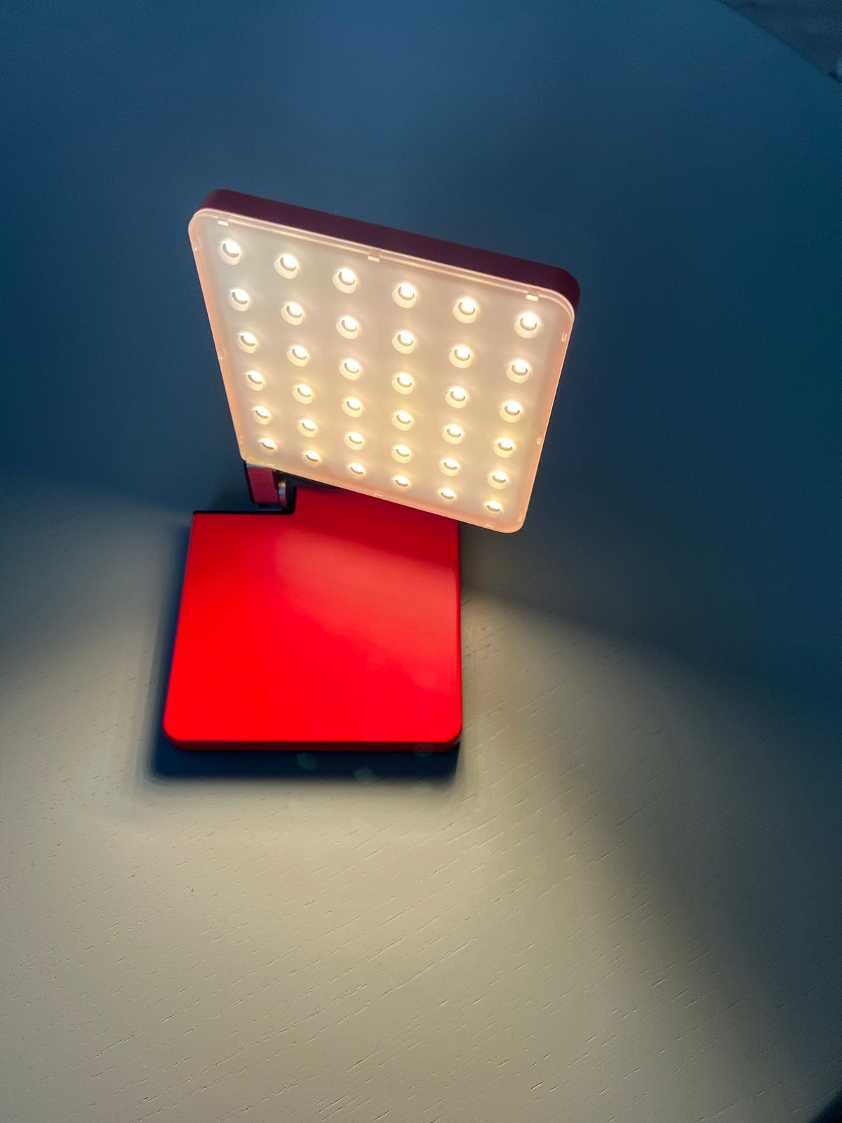 Nimbus Roxxane Fly LED Tafellamp Rood - Draadloos en Oplaadb, Ophalen, Bureaulamp, Overige merken, Overige fittingen