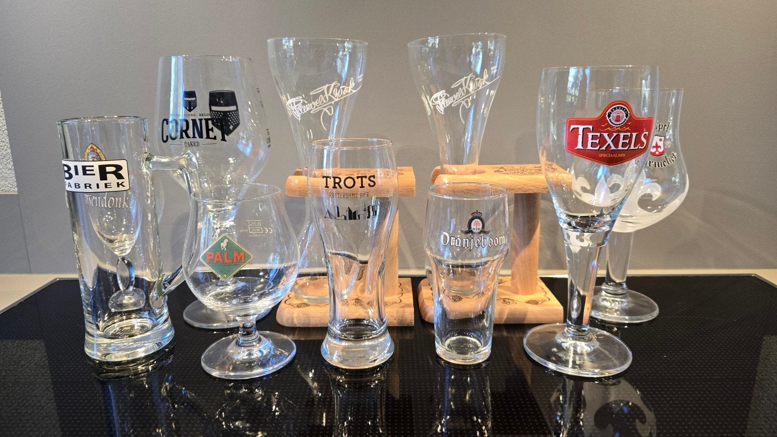 Bierglazen collectie met onderzetters, Ophalen, Zo goed als nieuw, Meerkleurig, Glas
