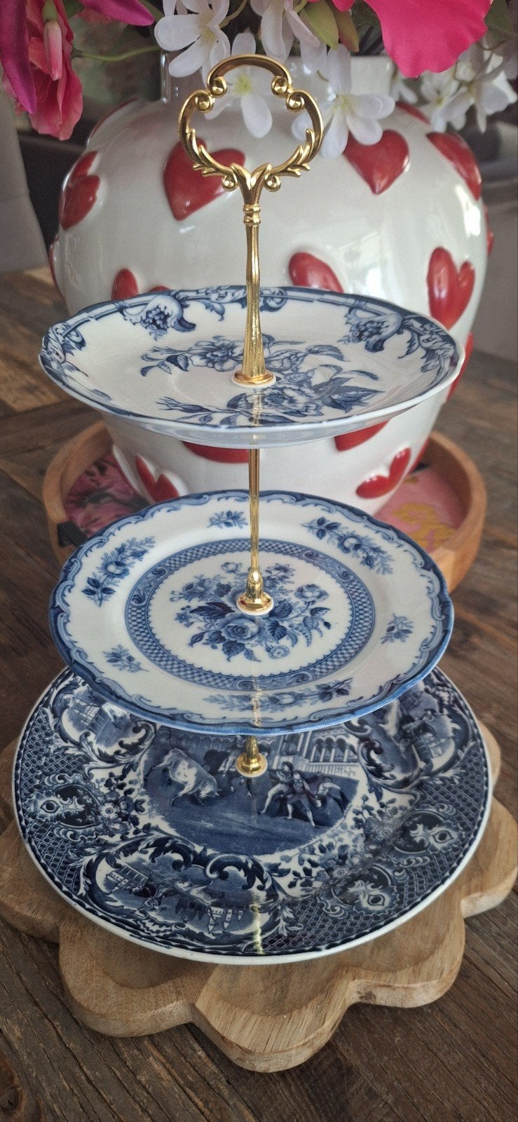 Handgemaakte etagère van Delfts blauw servies €25,00, Ophalen, Zo goed als nieuw, Etagère, Steen/keramiek