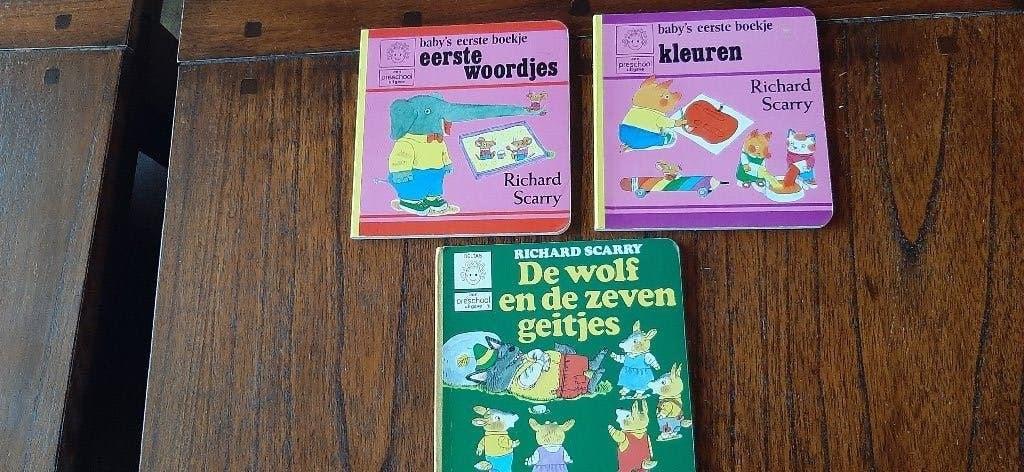 Richard Scarry   Eerste Woordjes, Kleuren, Wolf & Geitjes, Jongen of Meisje, Ophalen of Verzenden, Zo goed als nieuw, Voorleesboek