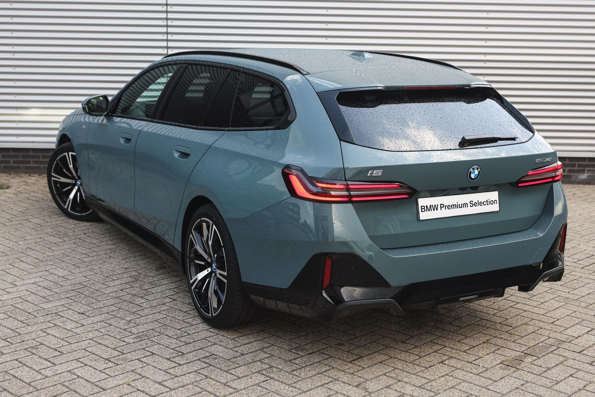BMW i5 Touring eDrive40 High Executive M Sport / Comfort Acc, Achterwielaandrijving, Met garantie (alle), 340 pk, 83 kWh