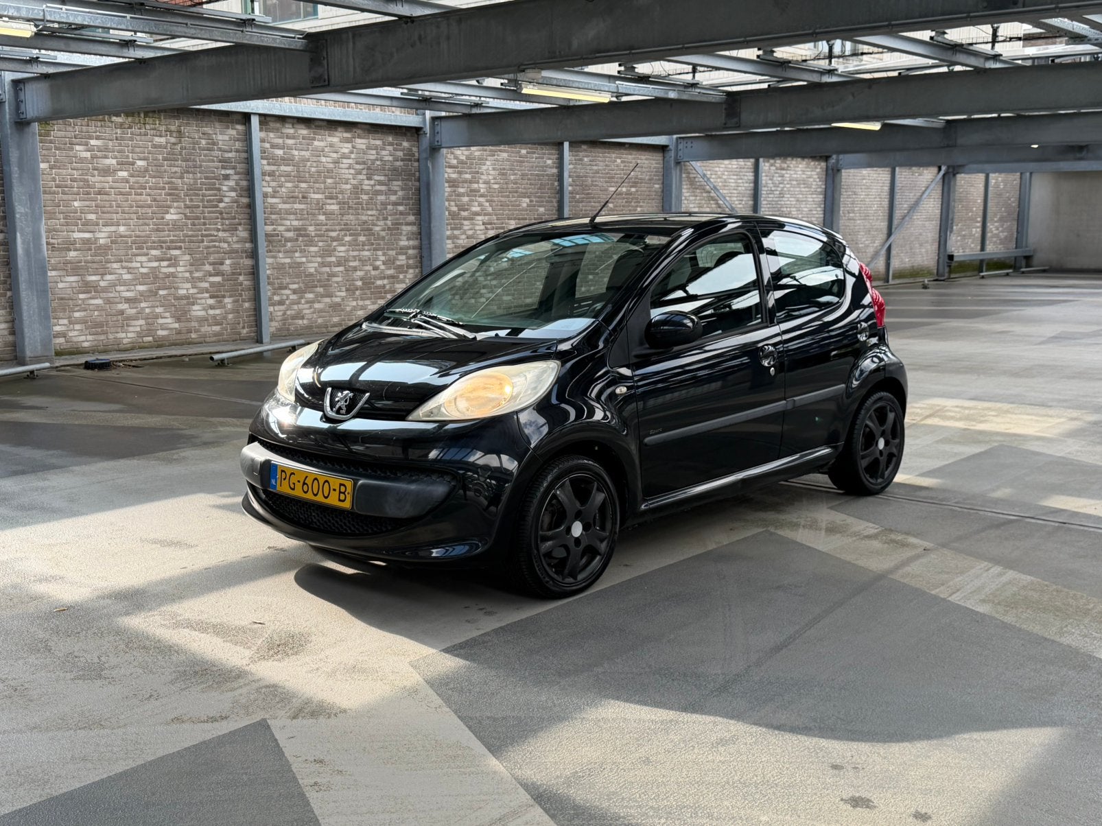 Peugeot 107 1.0 2006 Zwart *Nieuwe APK*Airco*5 Deurs*Elktrc*, Auto's, Voorwielaandrijving, 4 stoelen, Bedrijf, Handgeschakeld