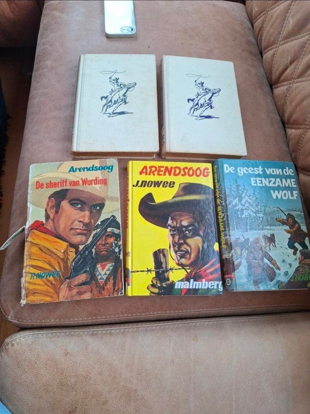 Partij van 9 Arendsoog boeken - Malmberg, Boeken, Ophalen of Verzenden, Gelezen, J. Nowee