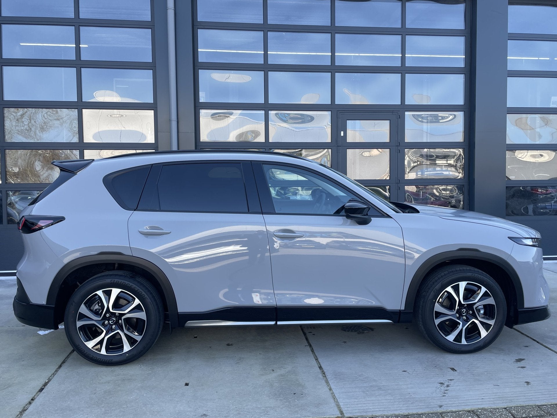 Mazda CX-5 2.5 E-SKYACTIV G 141 M HYBRID AUTOMAAT Centre-Lin, Gebruikt, 4 cilinders, 2000 kg, Leder en Stof