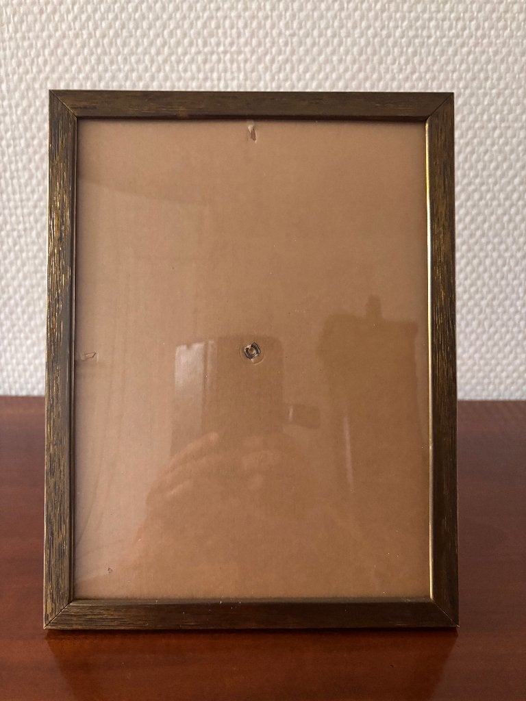 Vintage fotolijst met metalen lijst en bol glas 19*25., Antiek en Kunst, Ophalen of Verzenden
