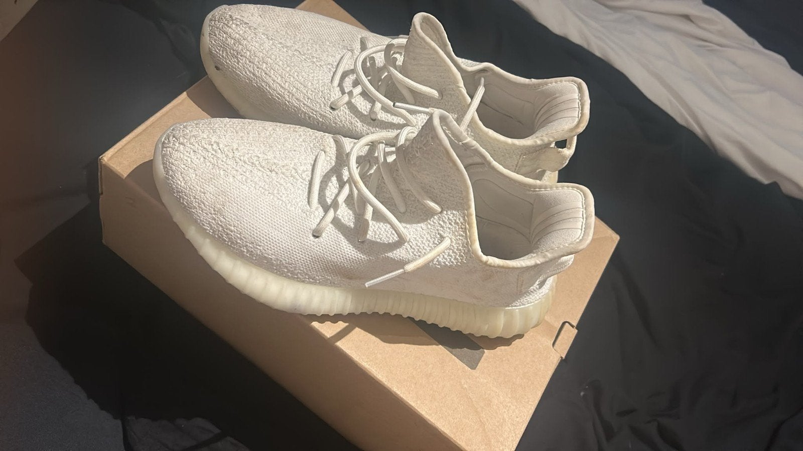 Adidas Yeezy Boost 350 V2 - Maat 41 1/3 - Zo goed als nieuw, Kleding | Heren, Verzenden, Wit, Adidas, Sneakers of Gympen