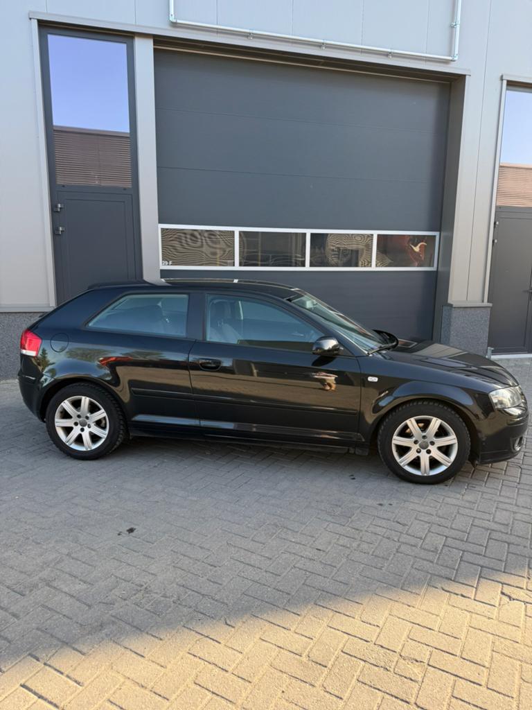 Audi A3 1.9 TDI 77KW 3D 2008 Zwart, Auto's, Voorwielaandrijving, 4 cilinders, Zwart, Origineel Nederlands