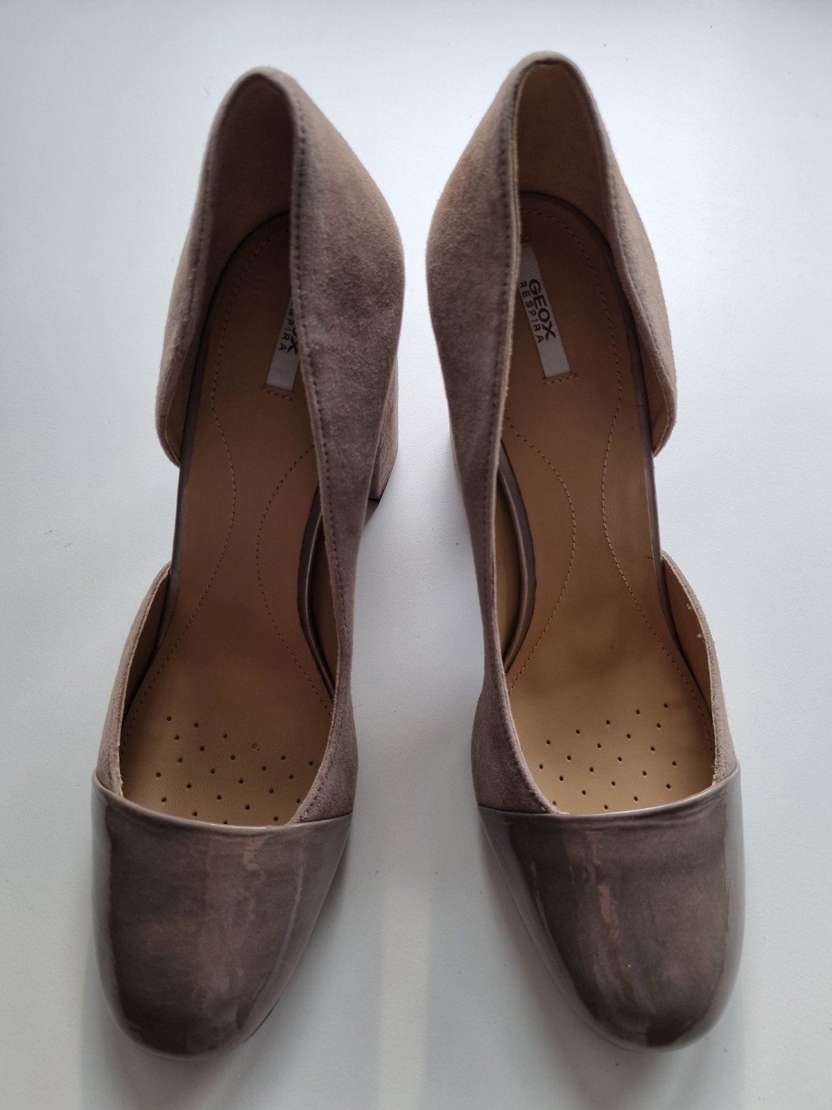 Dames pumps van Geox NIEUW, Kleding | Dames, Schoenen, Geox, Beige, Nieuw, Ophalen of Verzenden