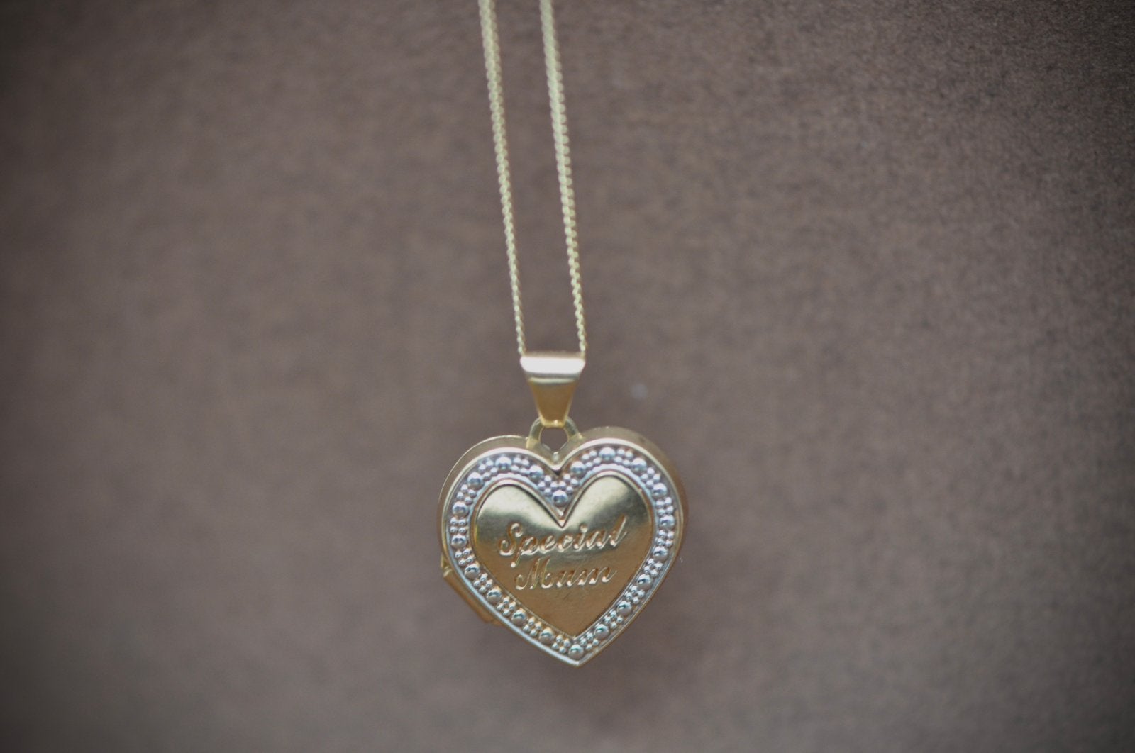 Vintage 9 karaat locket, Ophalen of Verzenden, Zo goed als nieuw, Nvt, Nvt